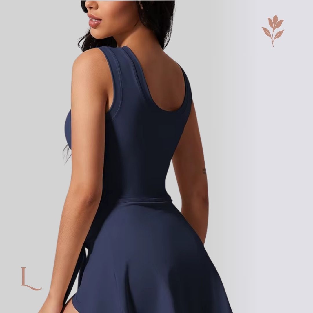 Vestido Esportivo com Shorts Interno – Liberdade e Estilo no Movimento Azul Marinho