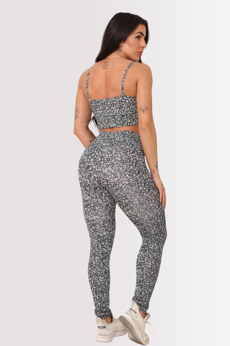 Conjunto Fitness Perfect Form Estampa Preto e Branco