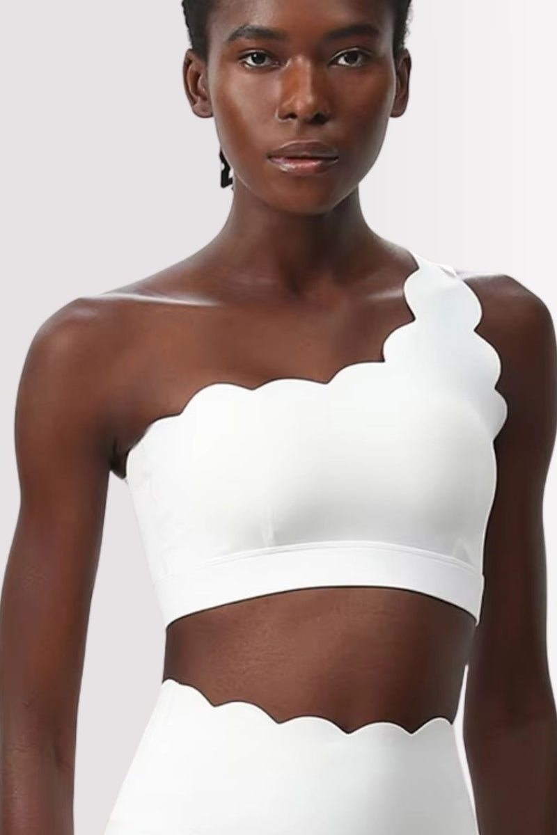 Conjunto Fitness Elegance Ombro Único Com Shorts Branco